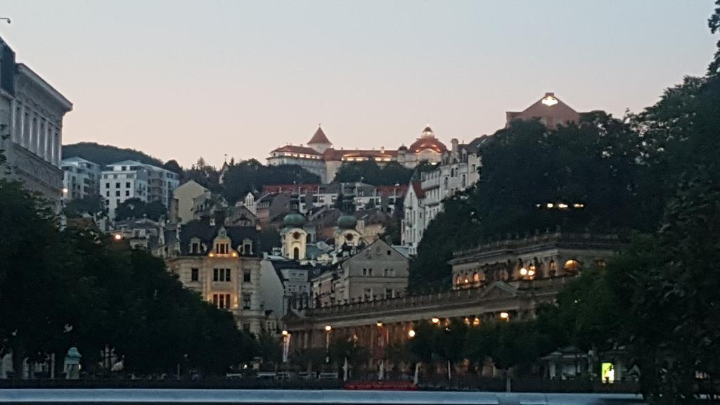 App Karlovy Vary Cameră foto